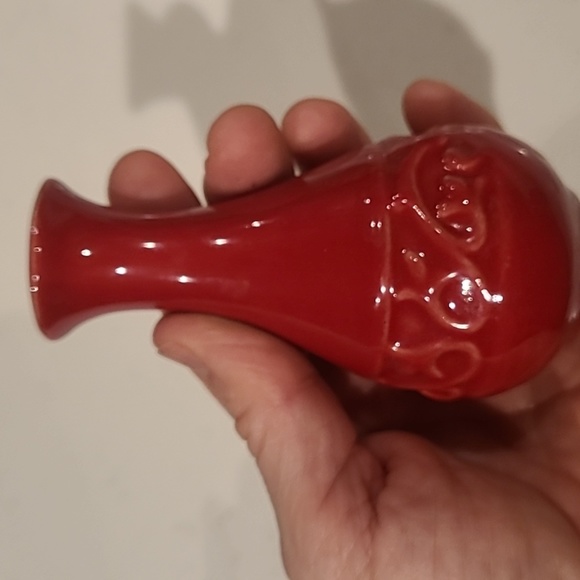 Single Mini Red Vase - Picture 4 of 4